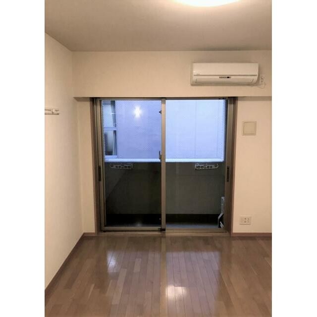 エアコン完備です(居間)