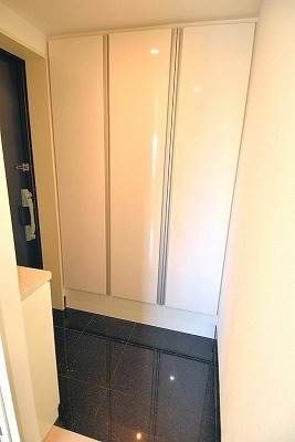 (玄関)
