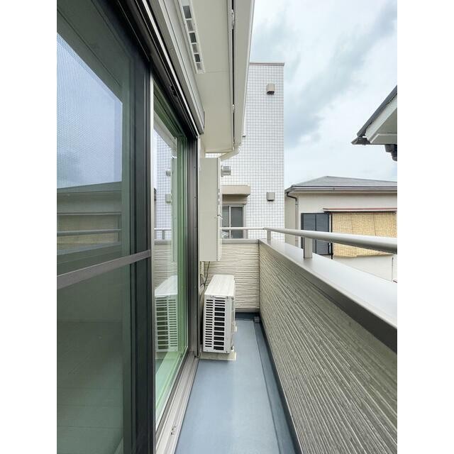 東向き 日当たり良好 ※205号室バルコニーの写真となります。