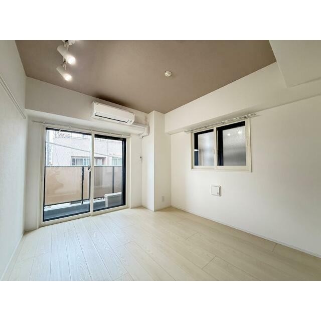 (居間)