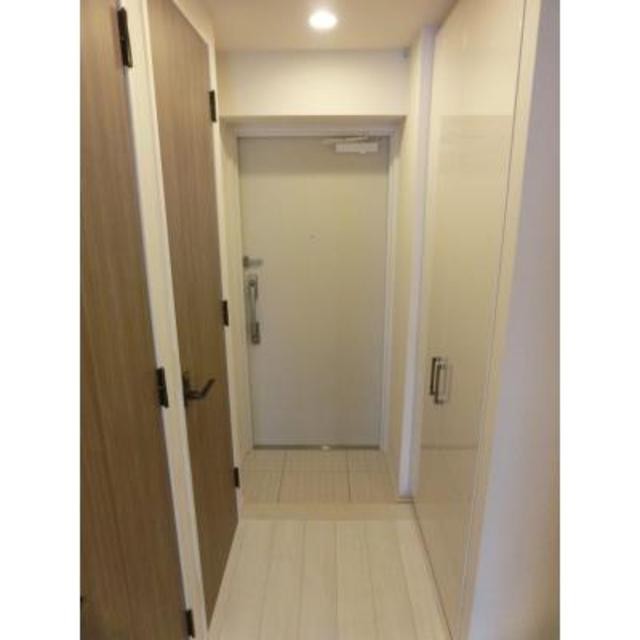 ※写真は同タイプ住戸です。(玄関)