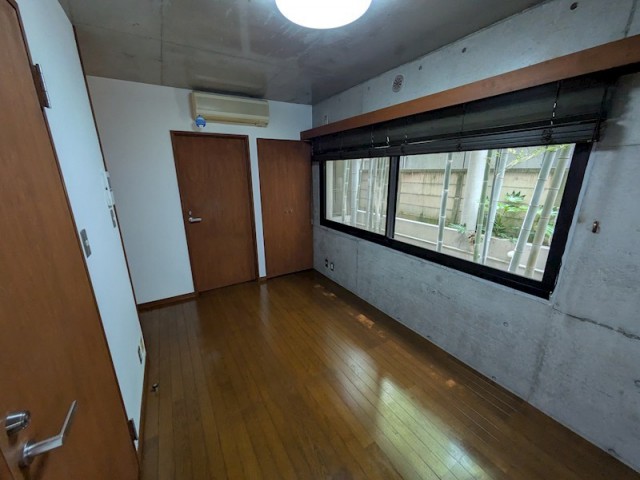 (居間)