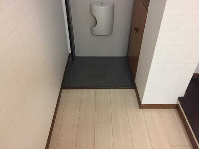 (玄関)