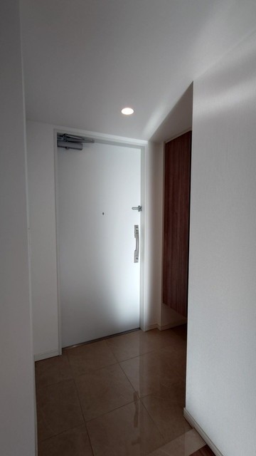 ※写真は同タイプ住戸です。(玄関)