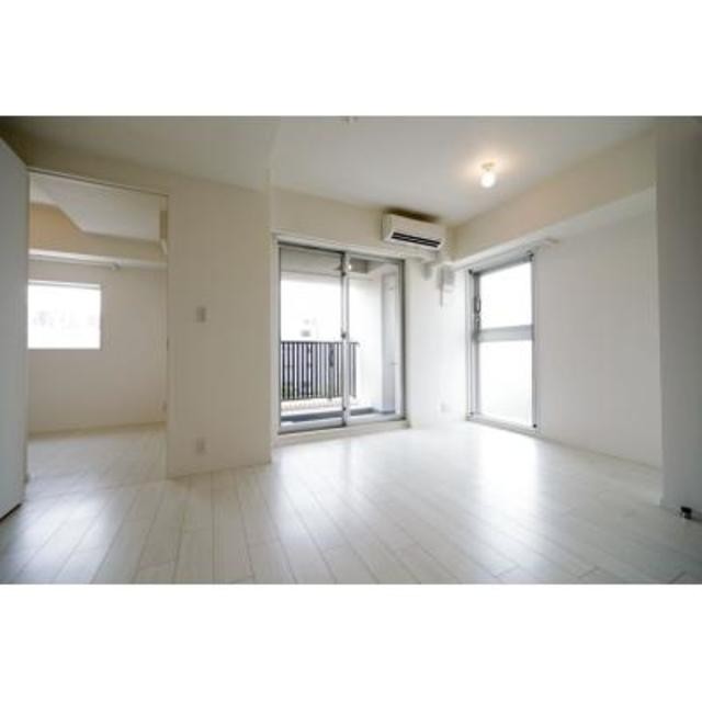 ※写真は同タイプ住戸です。(居間)