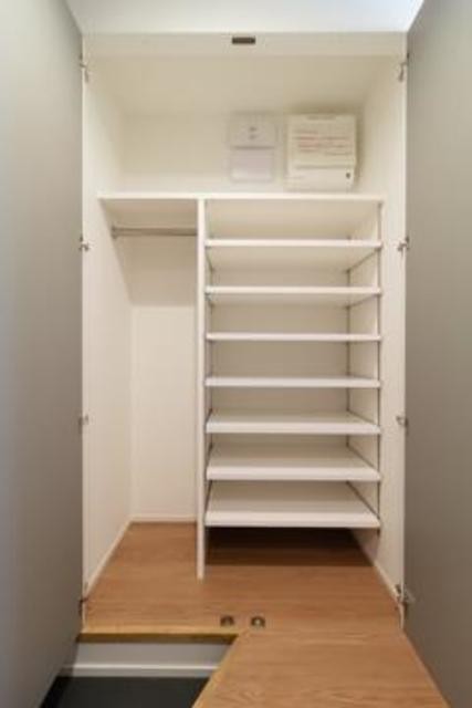 ※写真は同タイプ住戸です。(玄関)
