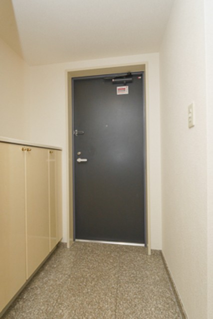 ※写真は同タイプ住戸です。(玄関)