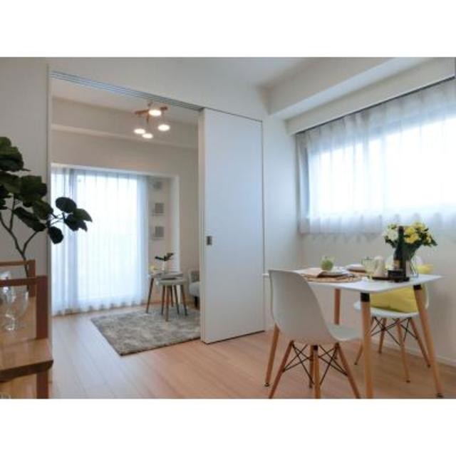 ※写真は同タイプ住戸です。(居間)
