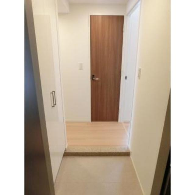 ※写真は同タイプ住戸です。(玄関)