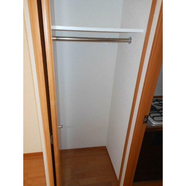 パイプ付クローゼット(内装)