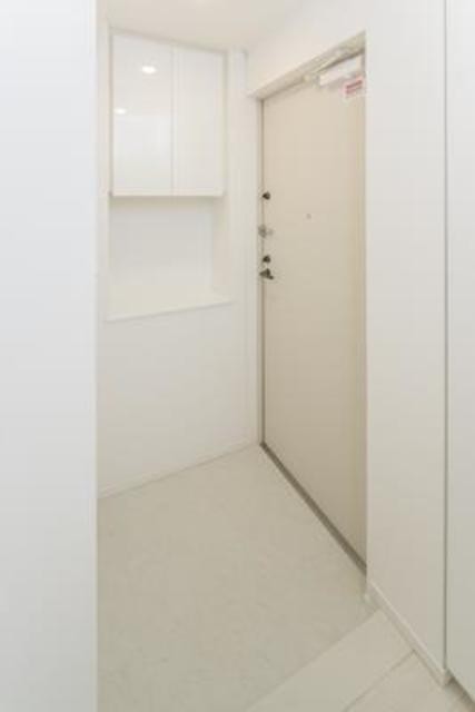 ※写真は同タイプ住戸です。(玄関)