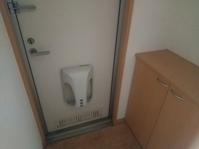 (玄関)