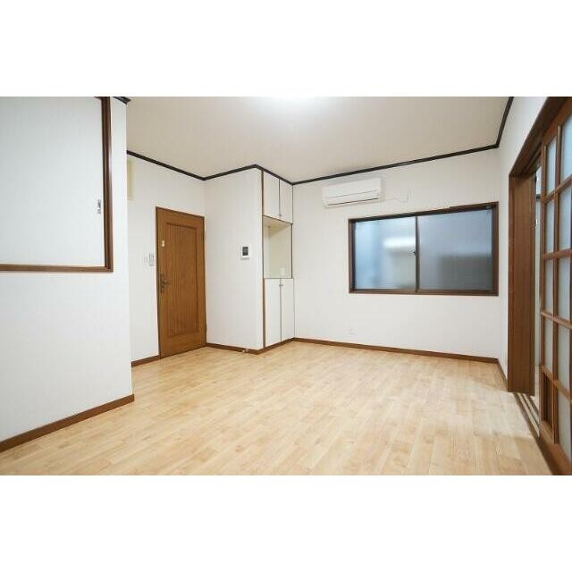 (居間)