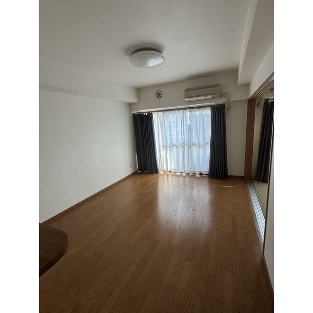 (居間)