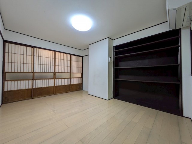 (居間)