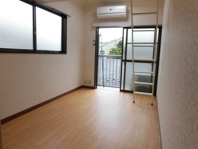 (居間)