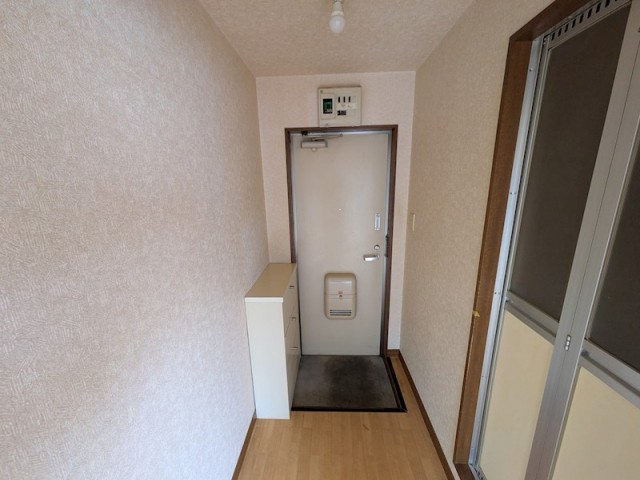 (玄関)