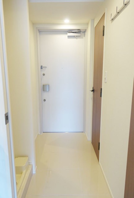 ※写真は同タイプ住戸です。(玄関)