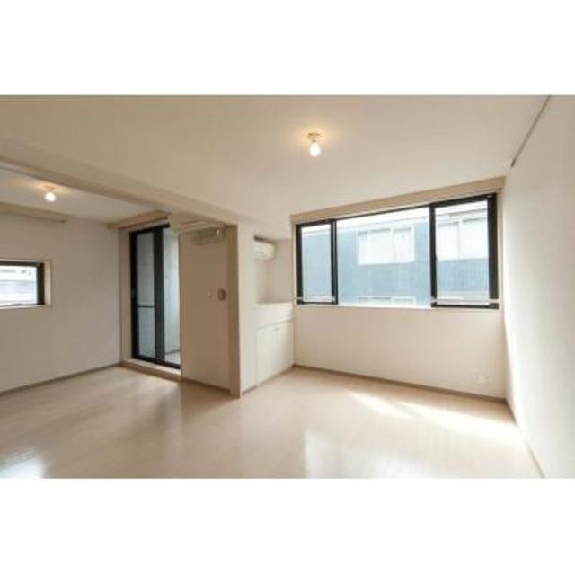 ※写真は同タイプ住戸です。(居間)