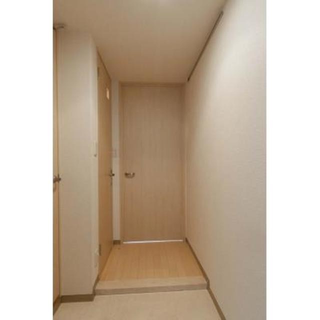 ※写真は同タイプ住戸です。(玄関)