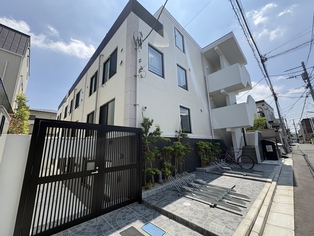 世田谷区下馬５丁目 【賃貸居住】マンション