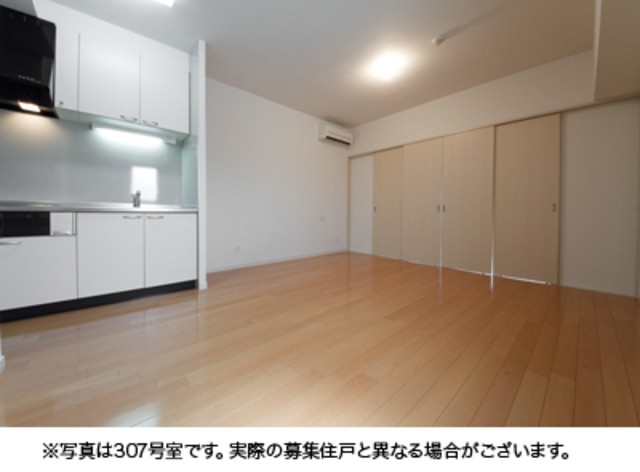 ※写真は同タイプ住戸です。(居間)