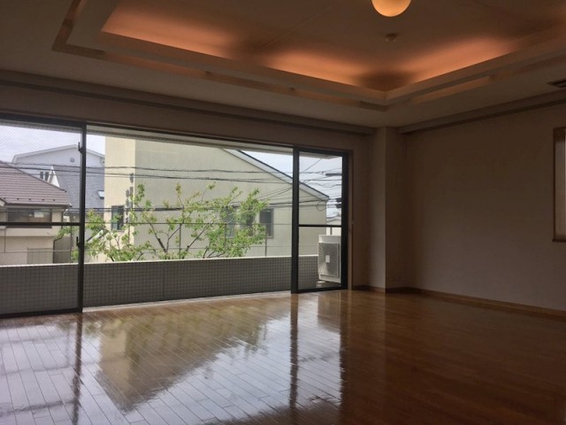 (居間)