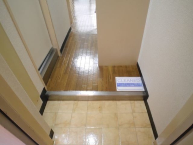 (玄関)