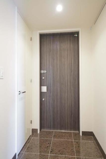 ※写真は同タイプ住戸です。(玄関)