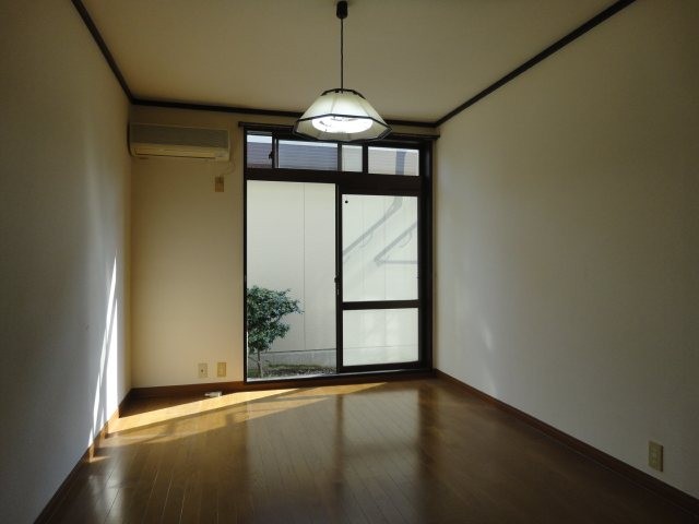 (居間)