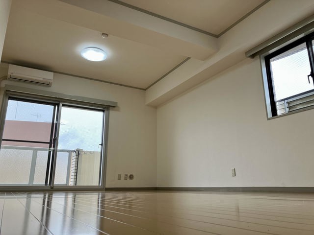 (居間)