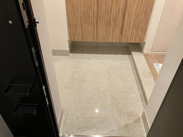 (玄関)