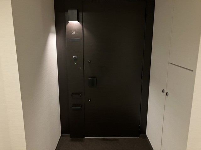 (玄関)