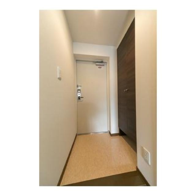 ※写真は同タイプ住戸です。(玄関)