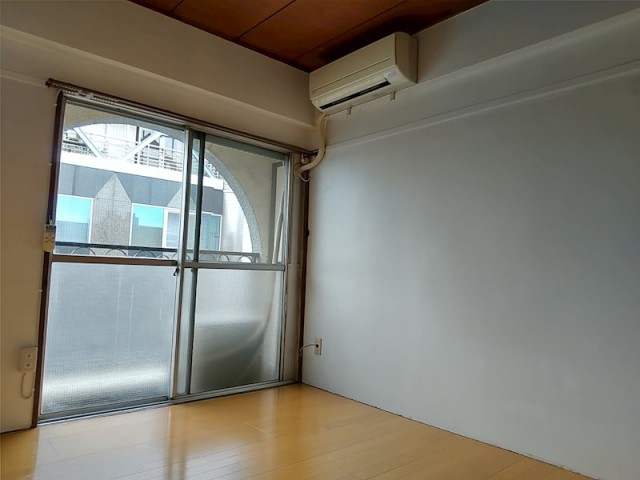 (居間)
