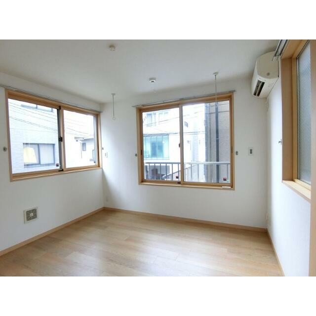 ※同仕様写真含む(居間)