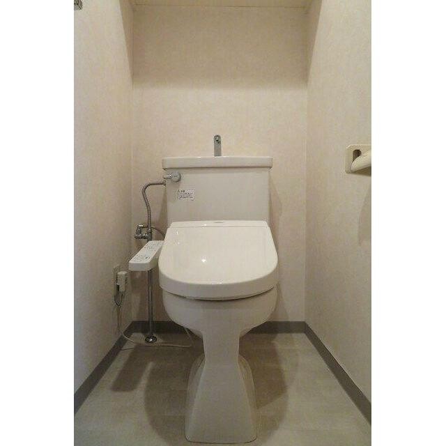 シンプルで使いやすいトイレです(内装)