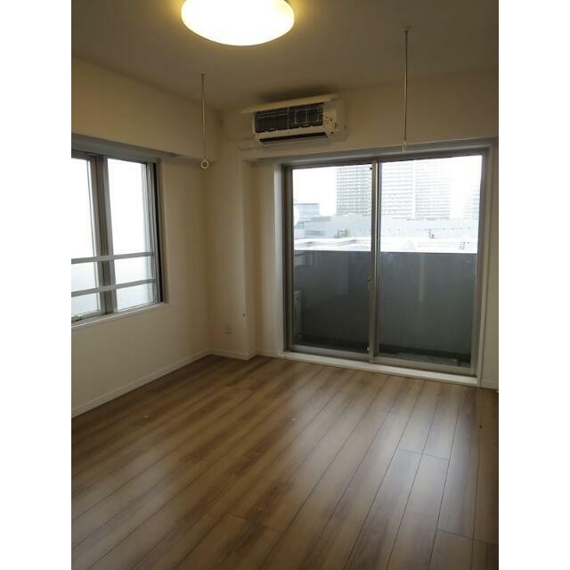 (居間)
