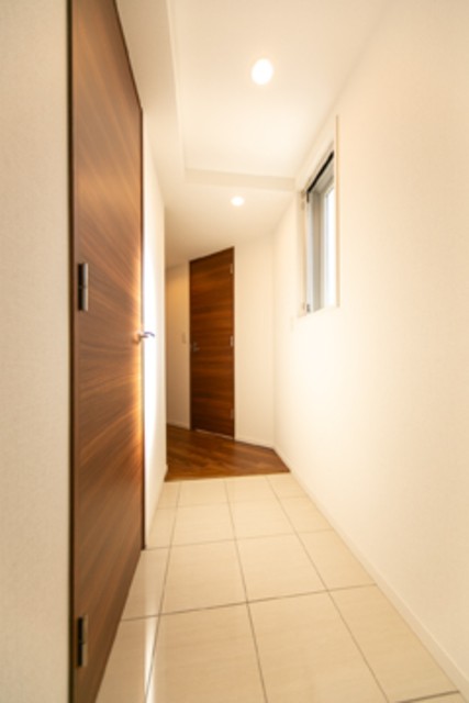 ※写真は同タイプ住戸です。(玄関)