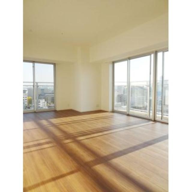 ※写真は同タイプ住戸です。(居間)
