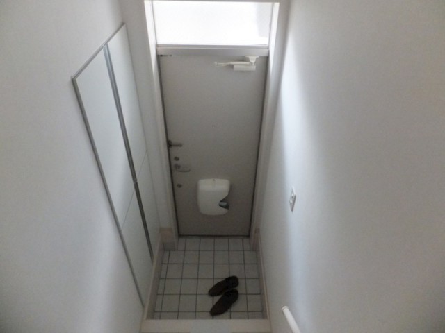 (玄関)