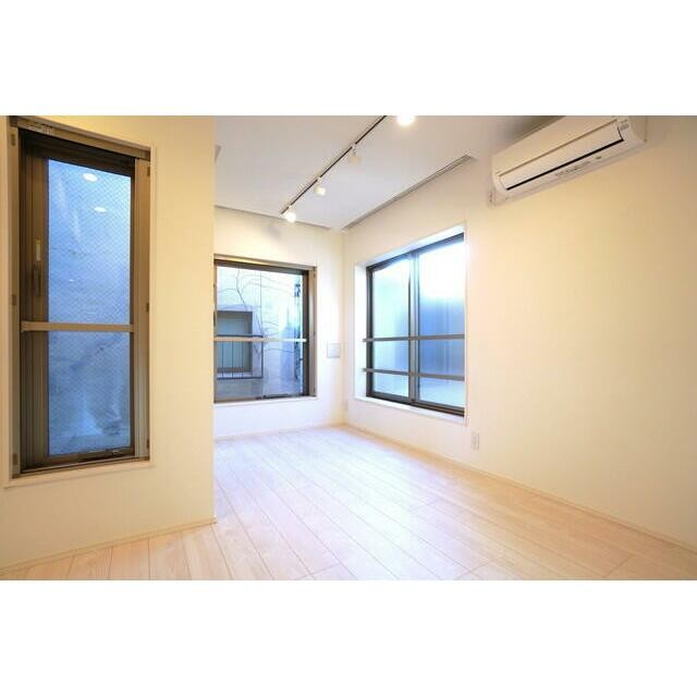 ※写真は同タイプ住戸です。(居間)