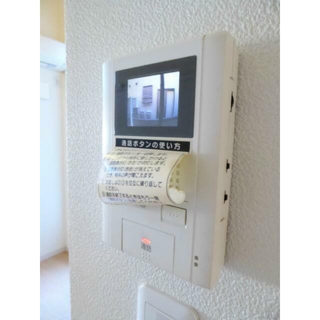 カラーモニター付インターホンで安心です