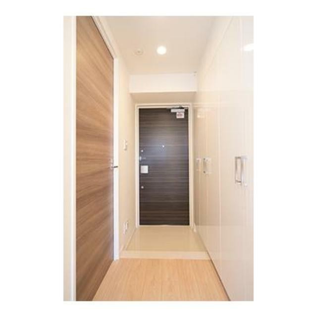 ※写真は同タイプ住戸です。(玄関)