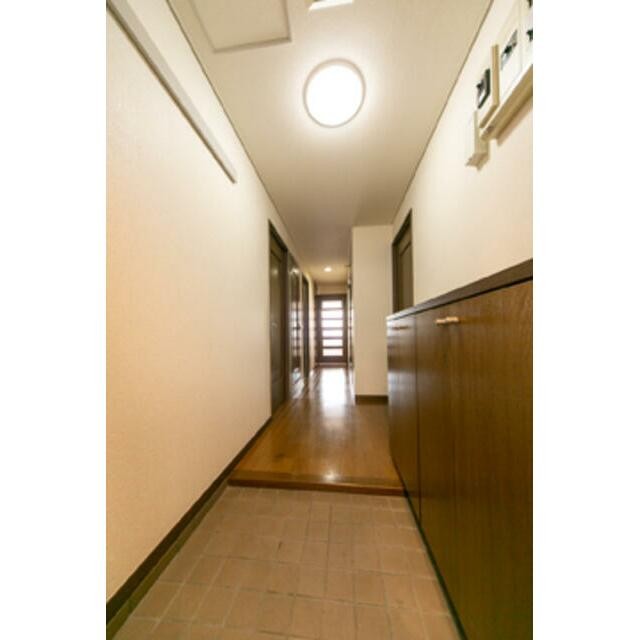 ※写真は同タイプ住戸です。(玄関)