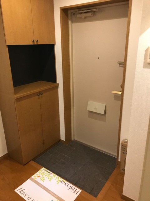 (玄関)