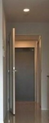 (玄関)