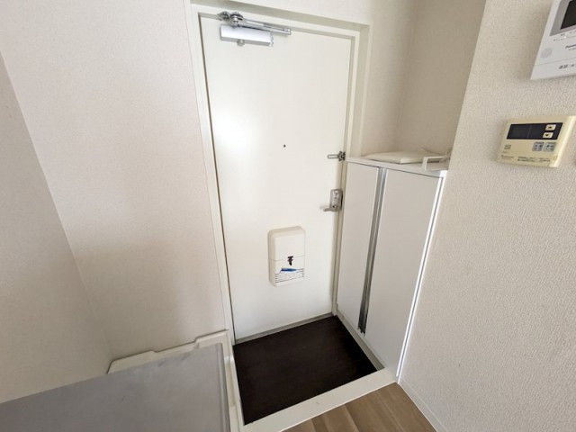 (玄関)