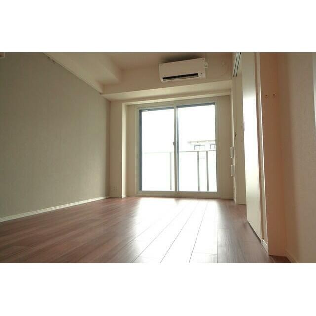 ※写真は同タイプ住戸です。(居間)