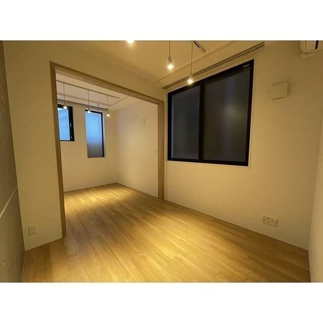 (居間)